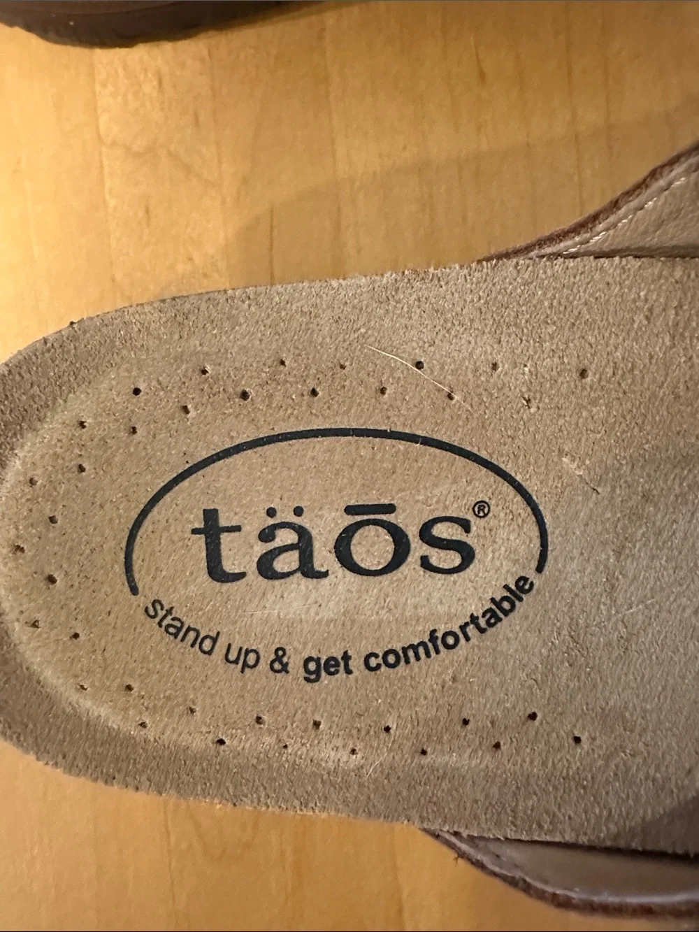 Taos Perfect Tan Leather Sandals size 8
